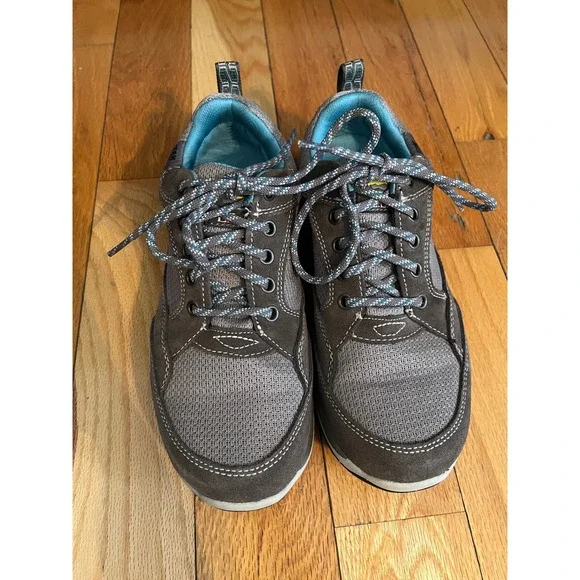 L.L. Bean Women size 7 Tek 2.5 Waterproof Hiking Shoes Sneakers - Picture 2 of 8